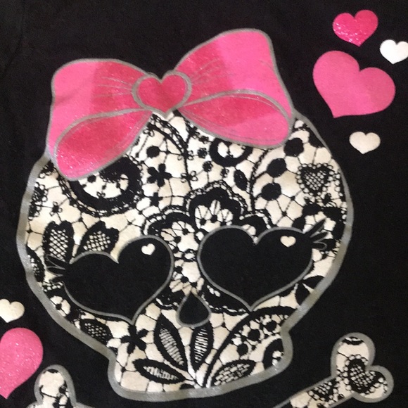 The Children’s Place Black Skull T-shirt 5/6 - Picture 2 of 4